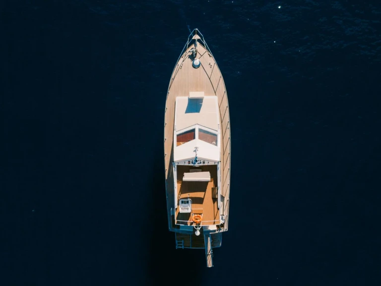 Hire a San Lorenzo San Lorenzo 42s Procida