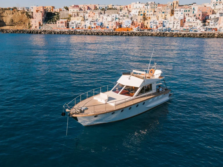 Yacht hire Procida cheap San Lorenzo 42s