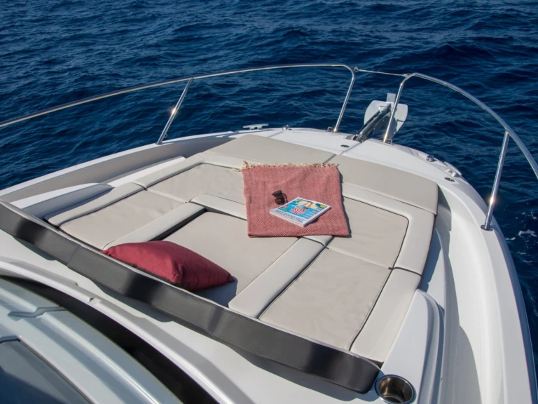 Motorboat hire in Cogolin - Jeanneau Cap Camarat 9.0 WA