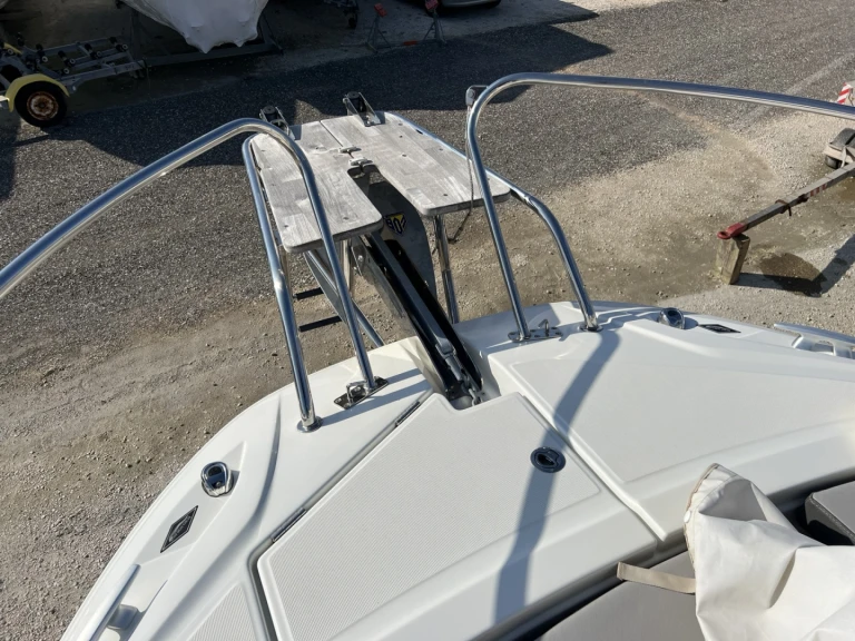 Charter a Jeanneau Cap Camarat 9.0 WA in Cogolin on Samboat