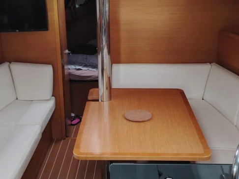 Yacht hire Port-Haliguen cheap Sun Odyssey 379