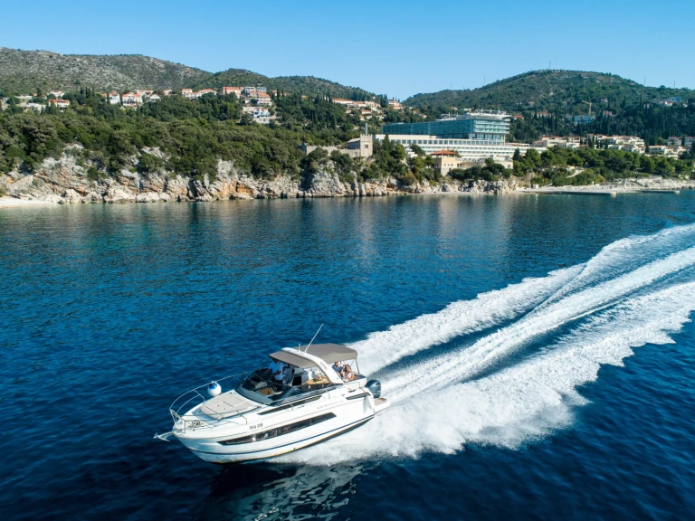 Yacht charter Dubrovnik - Jeanneau Leader 30 on SamBoat