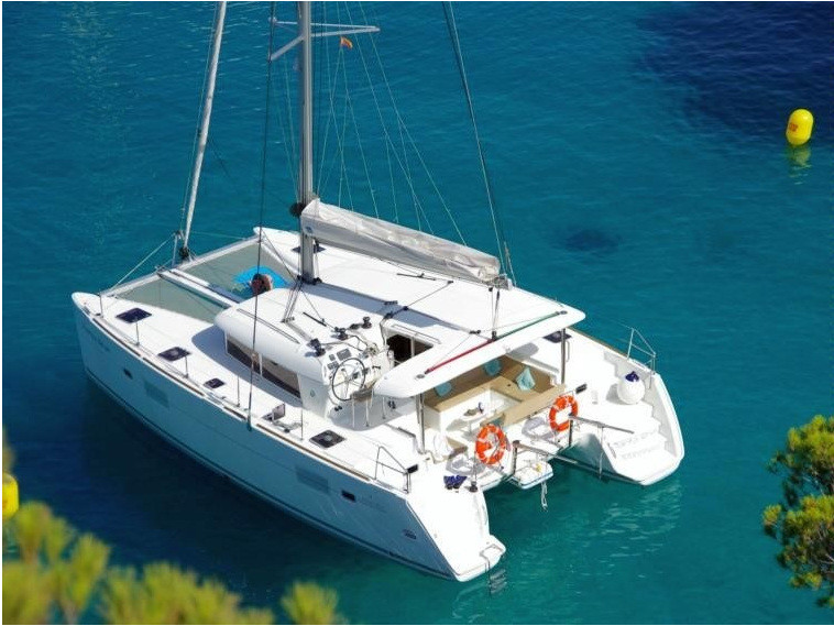 Hire a Lagoon Lagoon 400 S2 Punta Ala