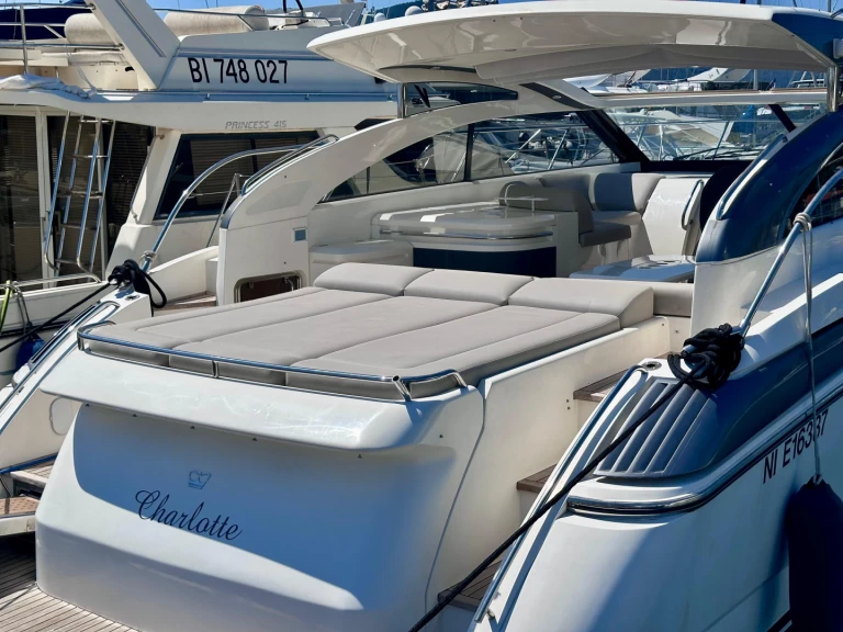 Motorboat to hire Villeneuve-Loubet at the best price