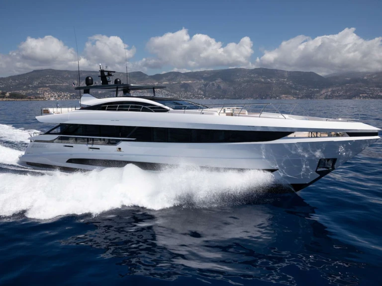 Hire a Mangusta ARTEMIS Bahamas