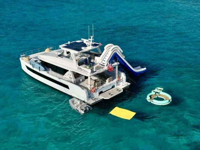 Hire a Two Oceans SOLAIRE British Virgin Islands (BVI)