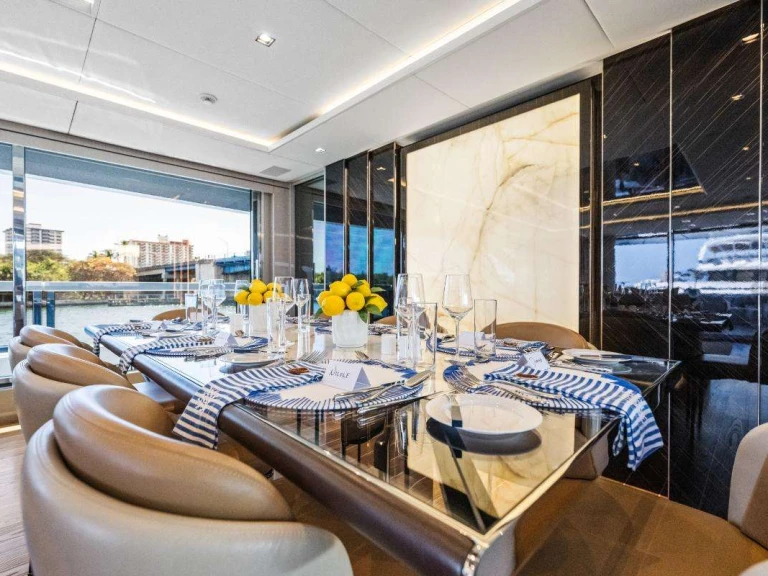 Hire Luxury Yacht with or without skipper Mangusta Bahamas