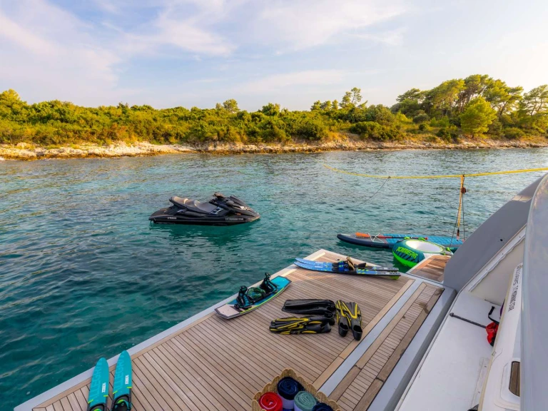 Hire Luxury Yacht with or without skipper Ferretti Rogoznica