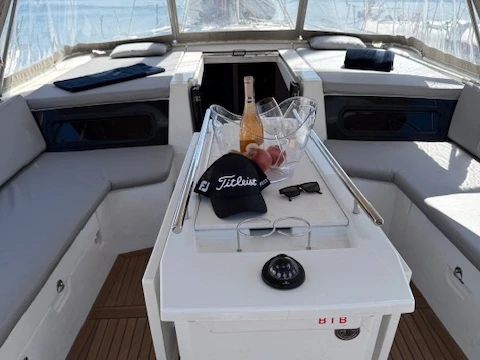 Hire a Bénéteau Oceanis 46.1 Préveza