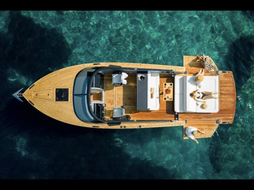 Motorboat to hire Split at the best price