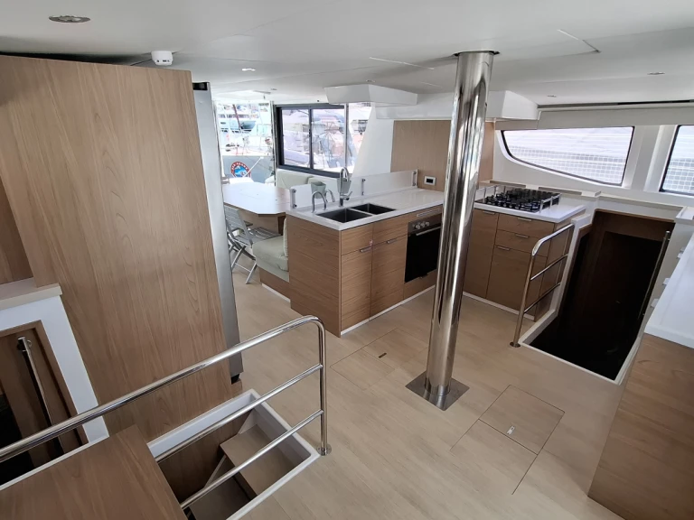 Catamaran to hire Le Marin at the best price