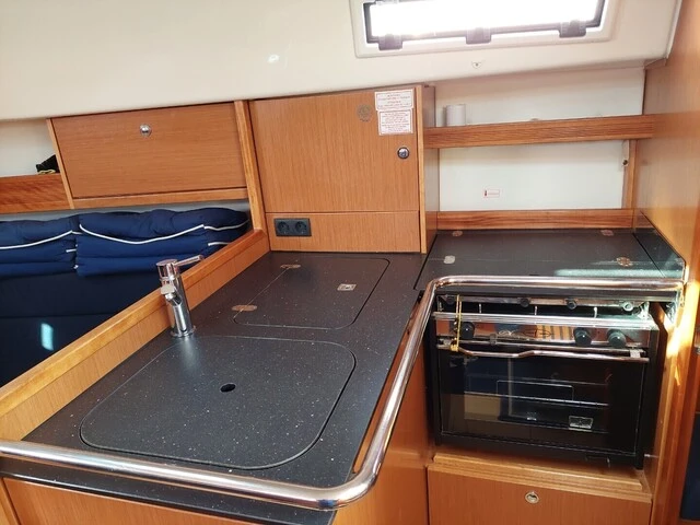 Hire Sailboat Bavaria with a boat licence