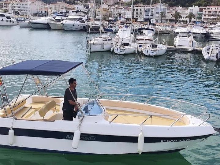 Hire a Pacific Craft Pacific Craft 630 Alcúdia