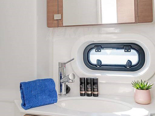 Catamaran to hire Préveza at the best price