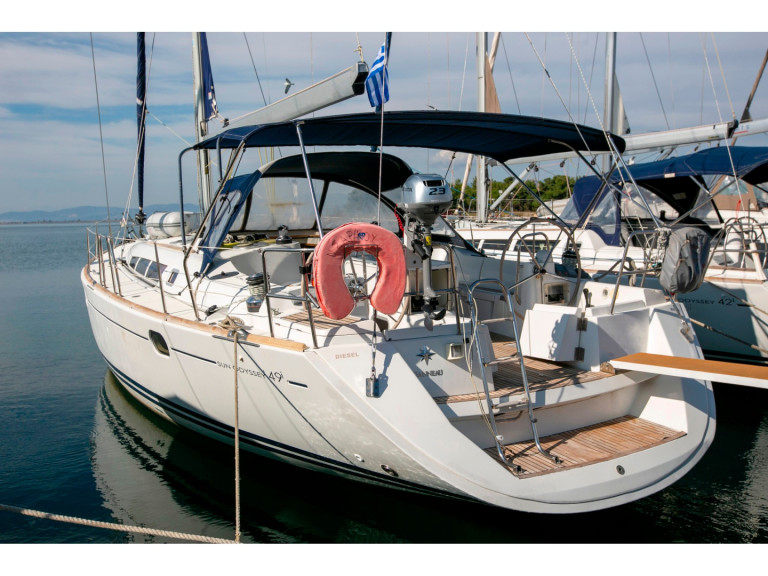 Hire Sailboat with or without skipper Jeanneau Plataniás