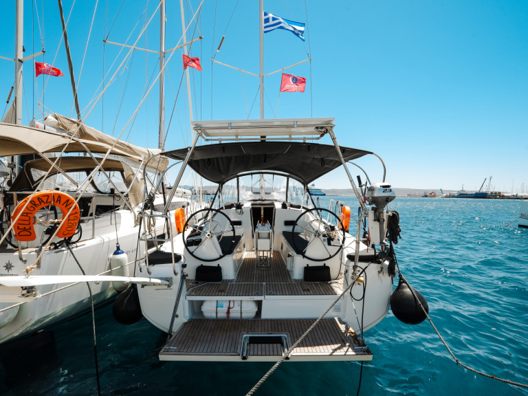 Sailboat hire in Préveza - Jeanneau Sun Odyssey 350