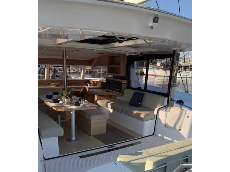 Hire Catamaran Bali with a boat licence