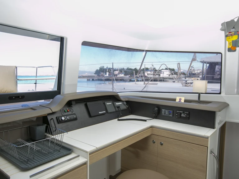 Yacht charter Plataniás - Bali Bali 4.1 on SamBoat