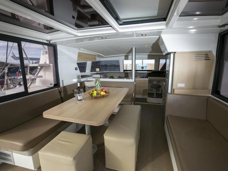 Charter a Bali Bali 4.1 in Skiathos on Samboat