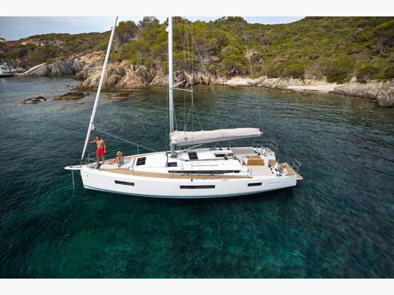 Sailboat to hire Préveza at the best price