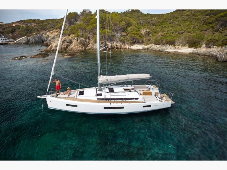 Sailboat to hire Préveza at the best price