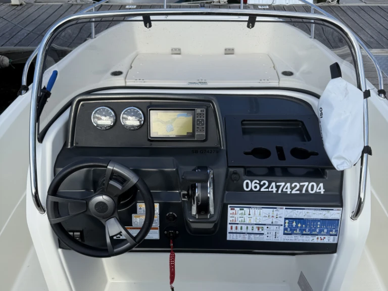 Charter a Quicksilver Activ 605 Open in Pléneuf-Val-André on Samboat