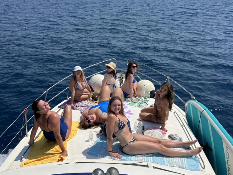 Charter a Princess Princess 385 in Chania on Samboat