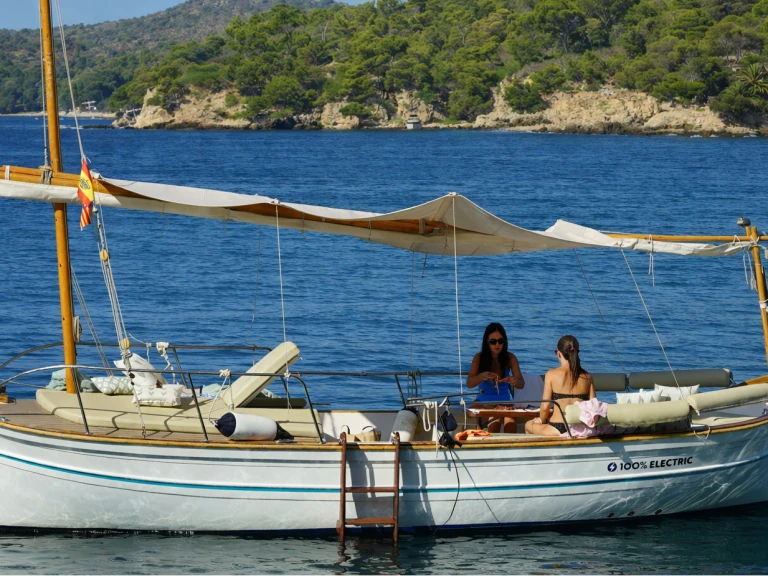 Yacht charter Portals Nous - Medvolt Marine MedVolt M7 on SamBoat