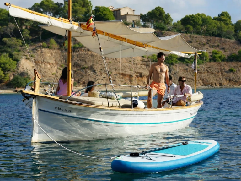 Charter a Medvolt Marine MedVolt M7 in Portals Nous on Samboat