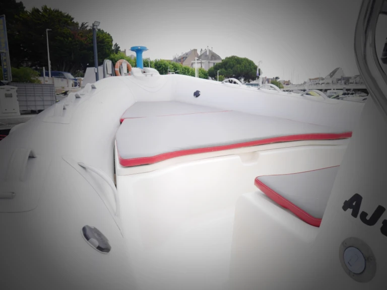 RIB hire in La Baule-Escoublac - Zodiac Club 750