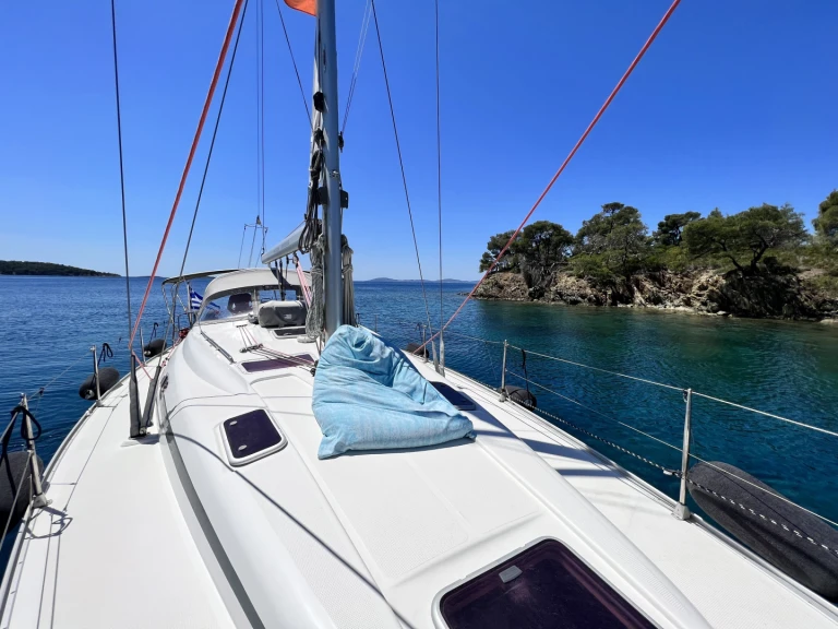 Sailboat to hire Palioúri at the best price