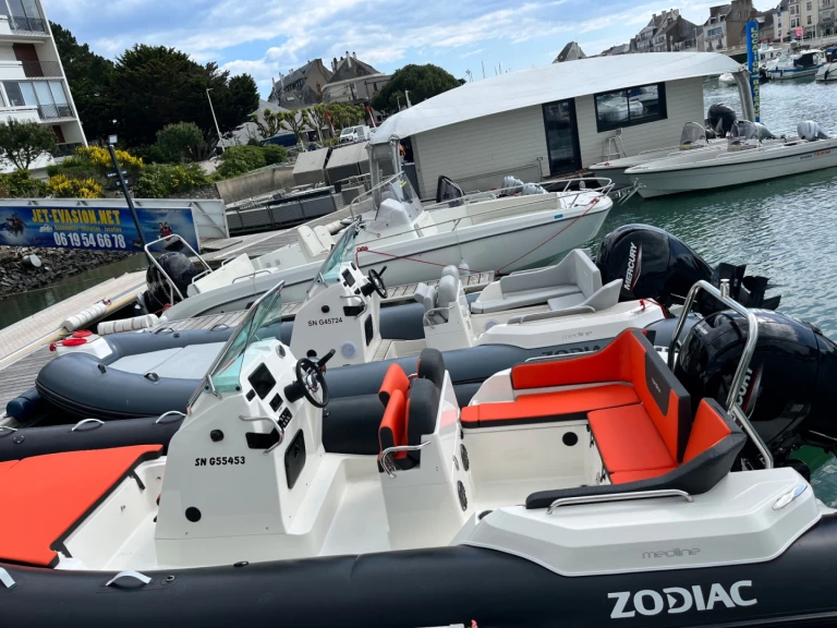 Yacht charter La Baule-Escoublac - Zodiac ZODIAC MEDLINE 6.8 on SamBoat