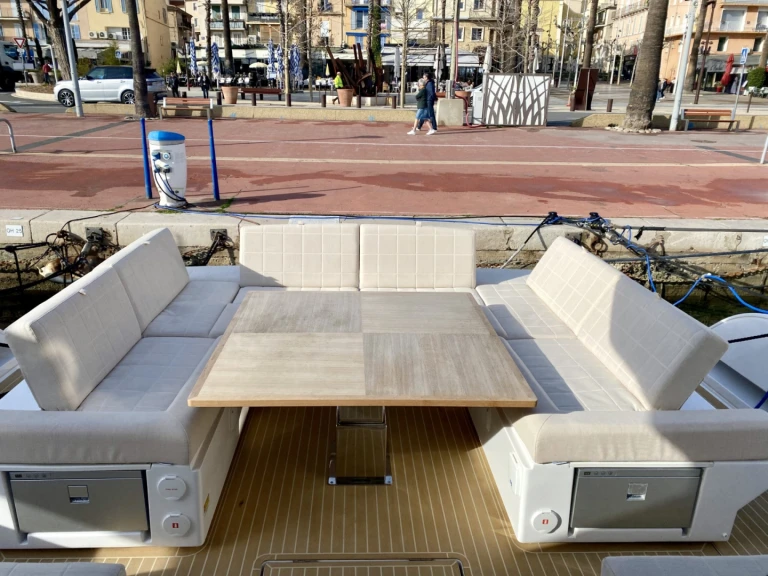 Hire Luxury Yacht with or without skipper Pardo Yachts Saint-Tropez