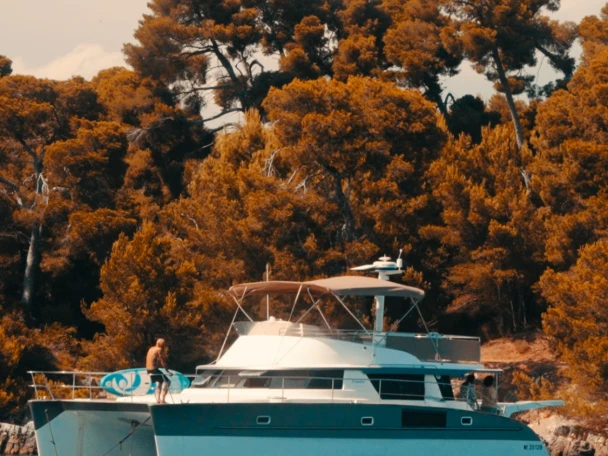 Charter a Fountaine Pajot Cumberland 44 in Golfe-Juan on Samboat