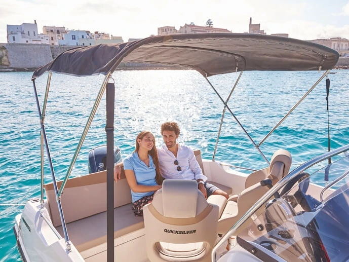 Hire Motorboat Quicksilver with a boat licence