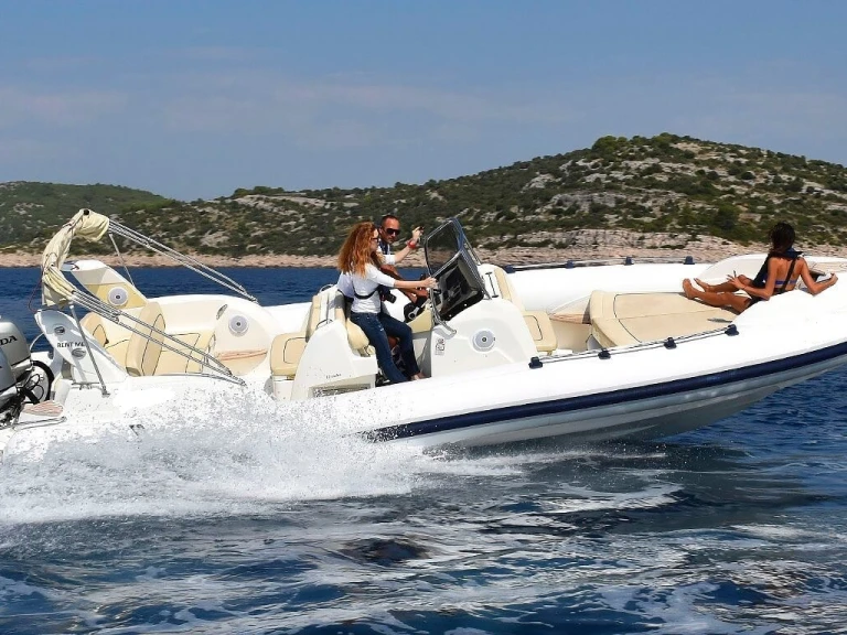 Charter a Marlin Boat 26 in Medulin on Samboat