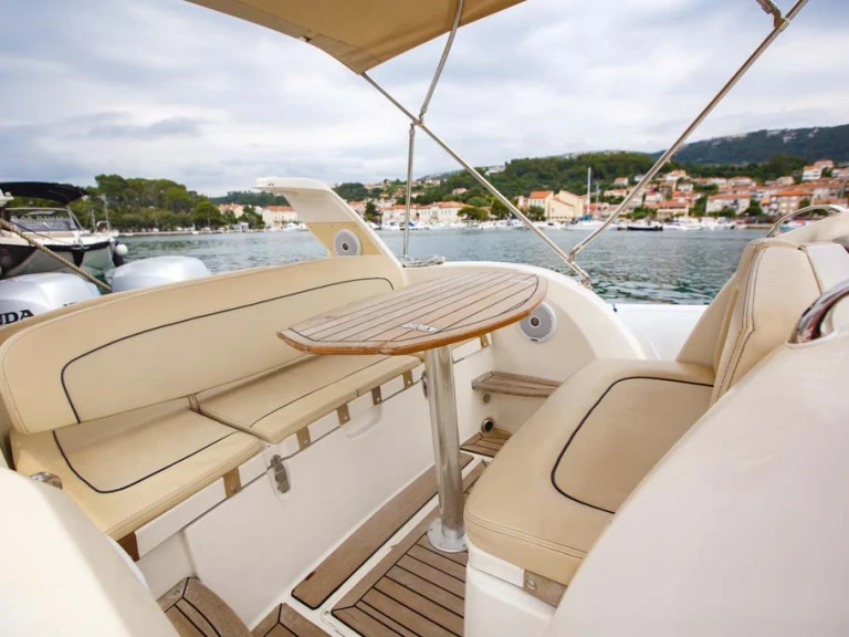 Hire RIB Marlin Boat with a boat licence