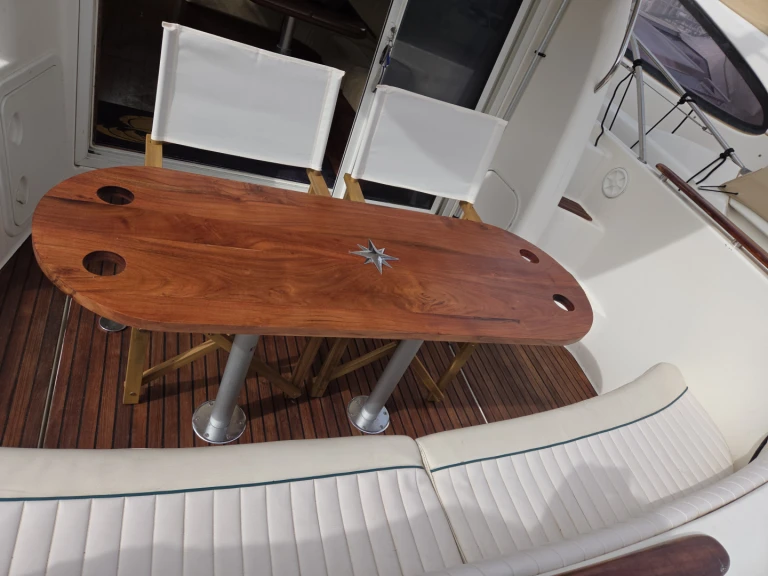 Hire Motorboat with or without skipper Jeanneau Toulon