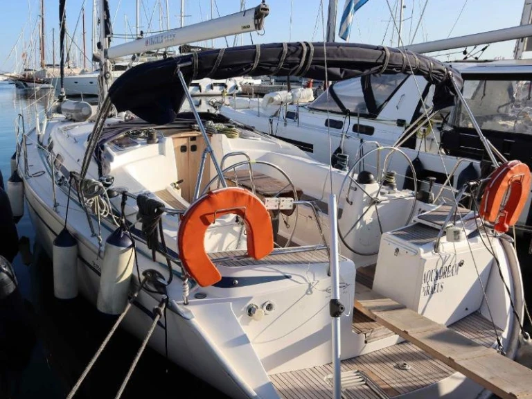 Hire Sailboat with or without skipper Bavaria Néa Péramos