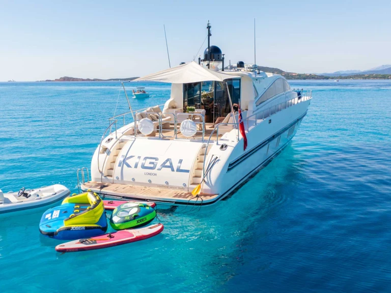 Hire a  Arno Leopard 27 Porto Rotondo