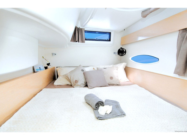 Yacht hire Marseille cheap Lipari 41