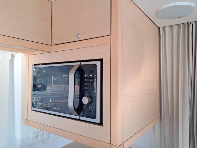 Hire Catamaran Lagoon with a boat licence