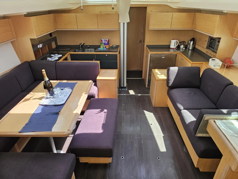 Sailboat hire in Kaštela - Bavaria Bavaria C57 Holiday