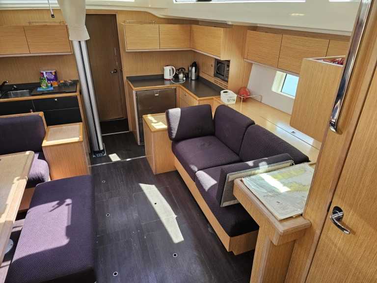 Charter a Bavaria Bavaria C57 Holiday in Kaštela on Samboat