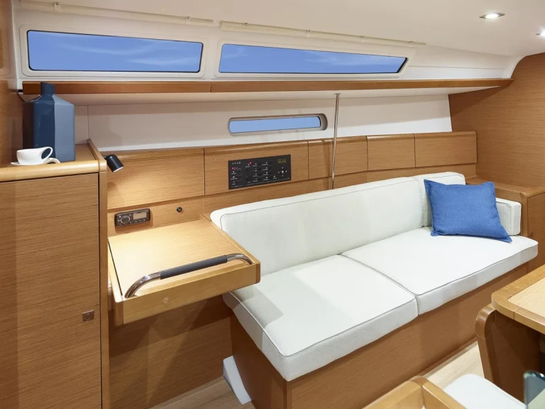 Charter a Jeanneau Sun Odyssey 389 in Biograd na Moru on Samboat