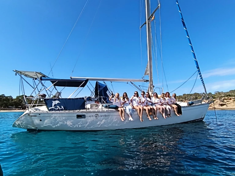 Sailboat to hire Sant Antoni de Portmany at the best price