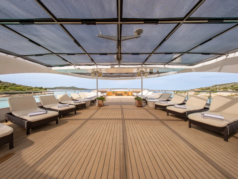 Luxury Yacht to hire Split at the best price
