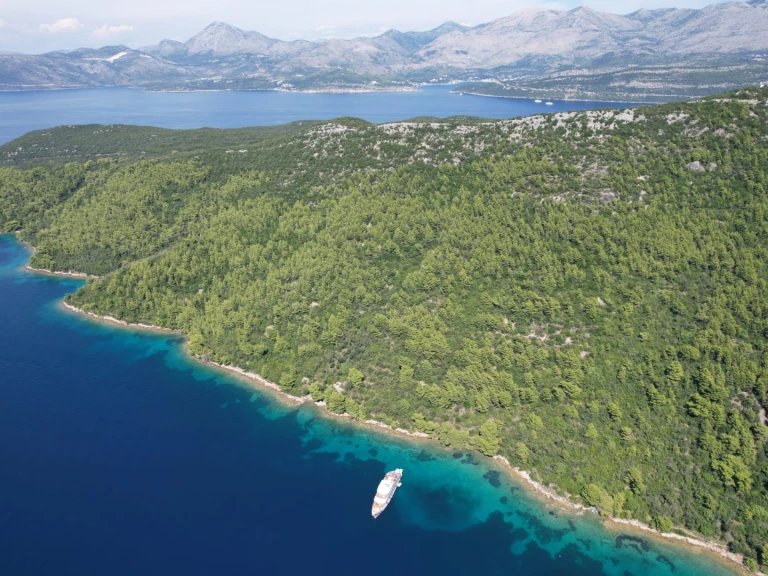 Yacht charter Split -  Motoryacht Yolo on SamBoat