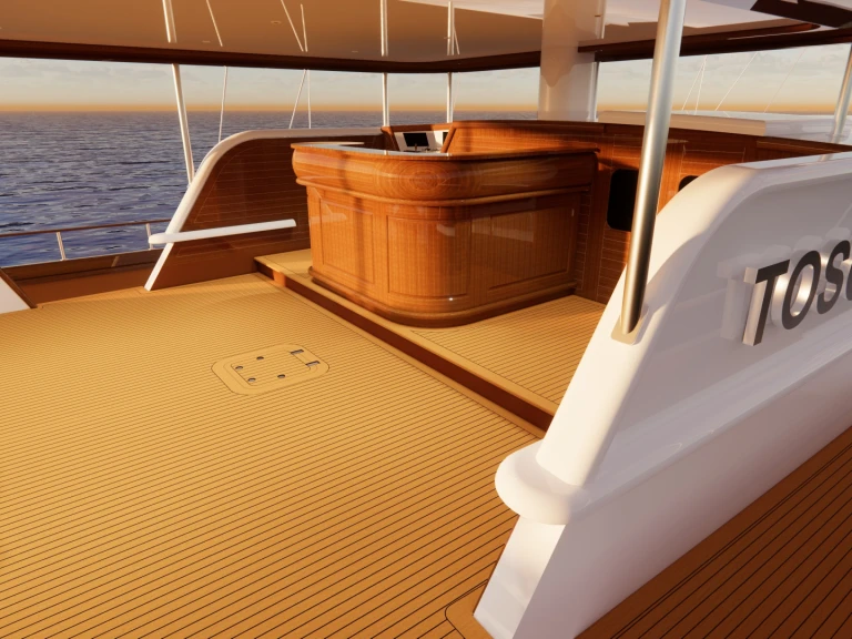 Hire Luxury Yacht  with a boat licence