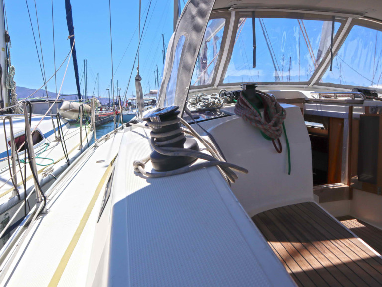 Hire Sailboat Bavaria with a boat licence